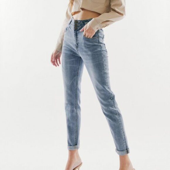 Sold - Picture 3 of 10